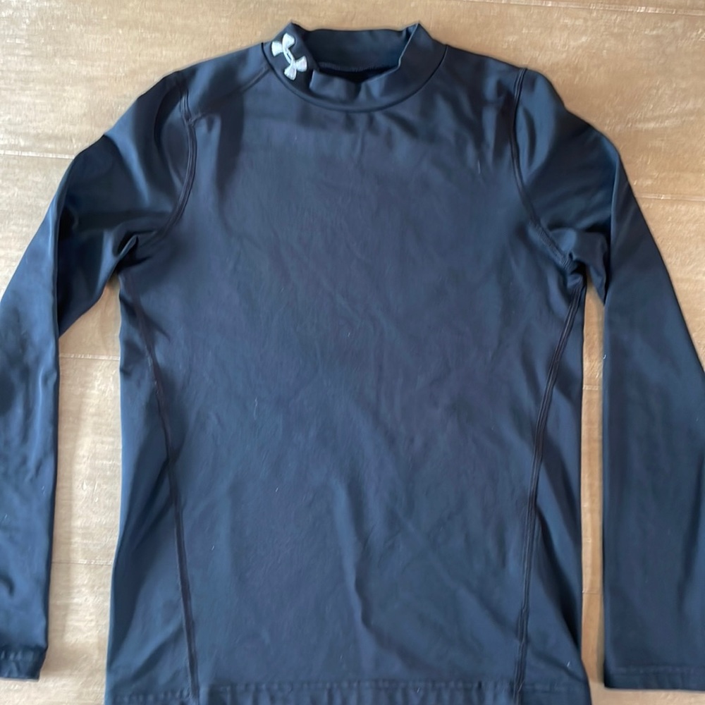 Under Armour boys YMD thick fitted long sleeve top